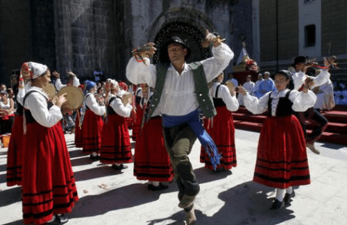 Ven a bailar la Jota @zetahv para que sea declarada Patrimonio Cultural Inmaterial por @UNESCO