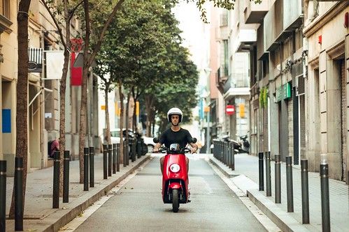 Consejos para conducir nuestra moto por una ciudad